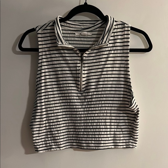 Striped Sleeveless Zip-Up Top - Picture 2 of 3